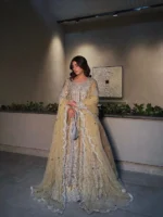 Carnation Gold goddess - Image 2